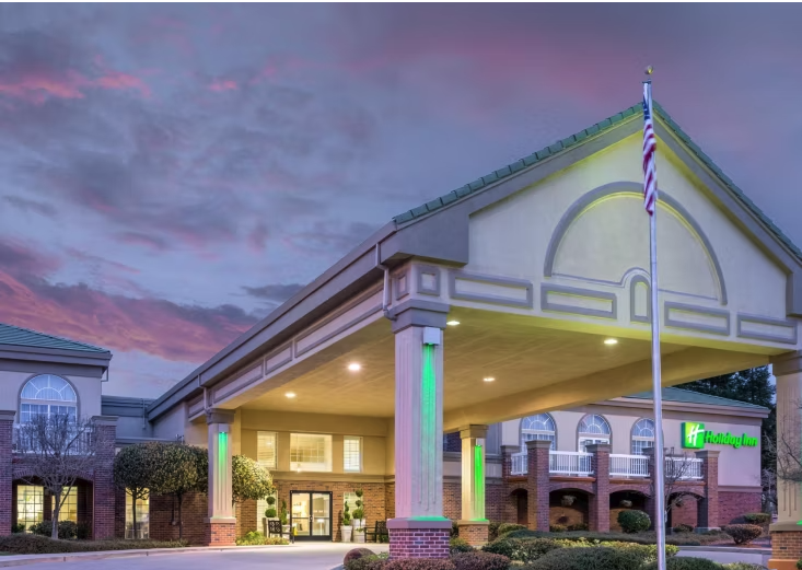 Holiday Inn Auburn Hotel Exterior